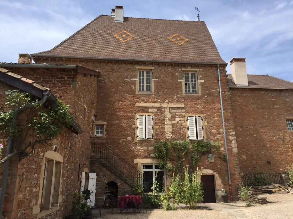 Le Vieux Chateau Bed & Breakfast Leynes ภายนอก รูปภาพ