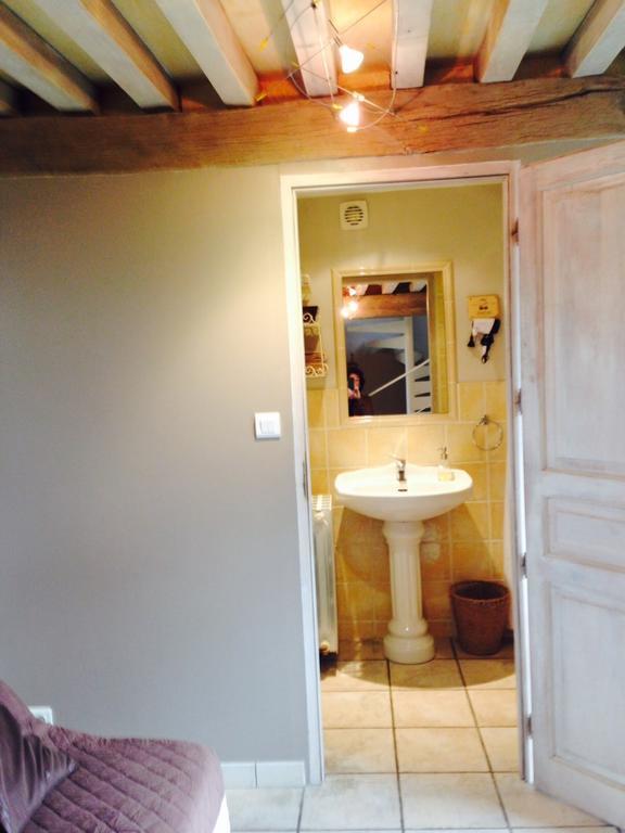 Le Vieux Chateau Bed & Breakfast Leynes ภายนอก รูปภาพ